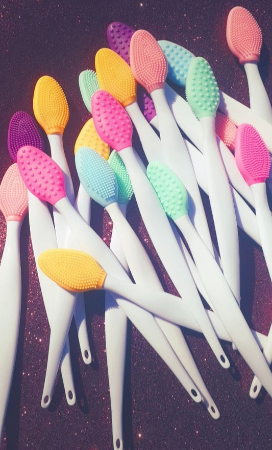 Lip Scrubber